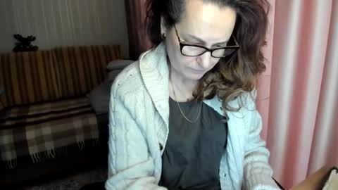 Lauraoven1 online show from February 2, 2026, 10:25 am