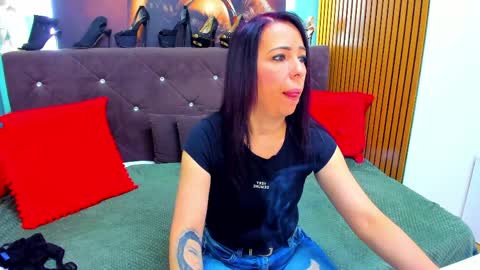 Laura online show from June 3, 2026, 3:09 am