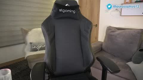 Laura online show from January 9, 2025, 2:33 am