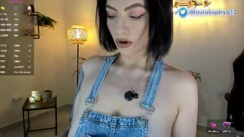 Snapshot of laurasophya chatting on July 5, 2026, 9:33 pm Laura online show from July 5, 2026, 9:33 pm
