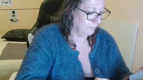 laureanne online show from December 4, 2024, 4:49 pm