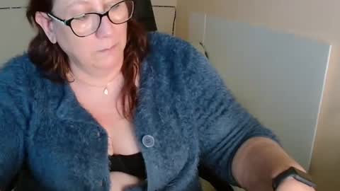 laureanne online show from March 8, 2025, 2:19 pm