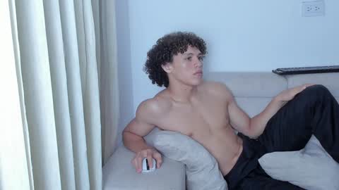 Laureent online show from February 8, 2025, 9:46 am