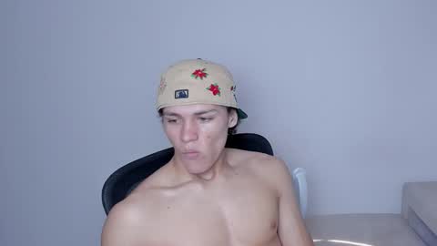 Laureent online show from December 15, 2025, 6:12 pm