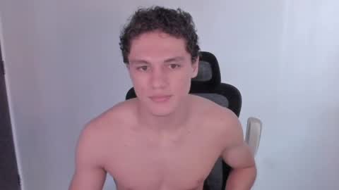 Snapshot of laureent__ chatting on April 29, 2026, 5:30 pm Laureent online show from April 29, 2026, 5:30 pm
