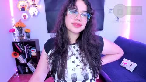  Im Lauren  independent model   online show from January 1, 2025, 2:09 am