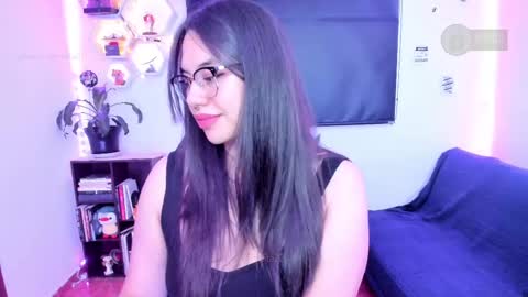  Im Lauren  independent model   online show from February 11, 2025, 4:44 am