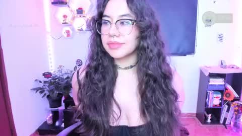  Im Lauren  independent model   online show from March 1, 2025, 9:40 am