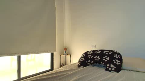    1      online show from October 18, 2025, 11:55 am