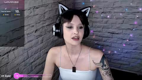 Eva online show from January 21, 2025, 6:12 pm