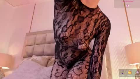    online show from October 31, 2025, 4:02 am