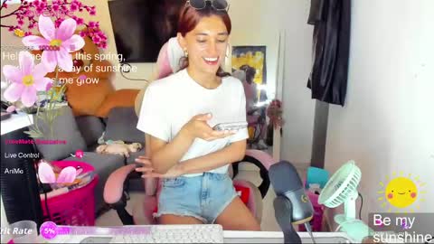 Snapshot of laurencesophiets chatting on May 19, 2026, 5:08 pm SF online show from May 19, 2026, 5:08 pm