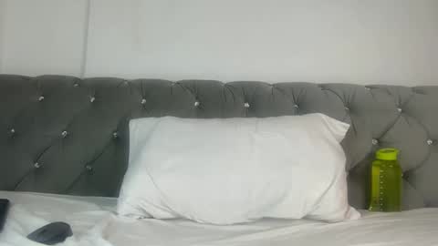 LAUREN online show from April 20, 2026, 11:46 am