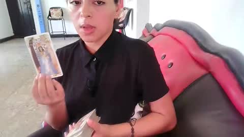 laurenhot94 online show from November 4, 2025, 3:22 pm