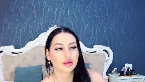 Laura online show from November 7, 2025, 8:58 am