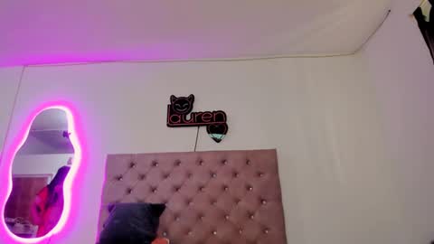 laurenlaine online show from February 11, 2025, 6:55 pm