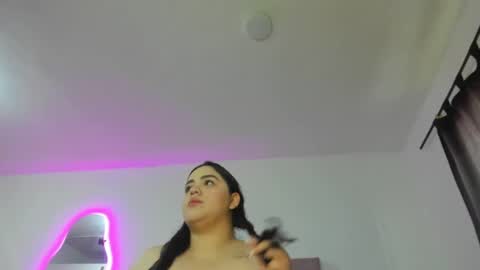 laurenlaine online show from March 11, 2025, 12:06 pm