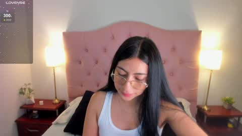 laurenn_smitth online show from December 11, 2024, 12:34 pm
