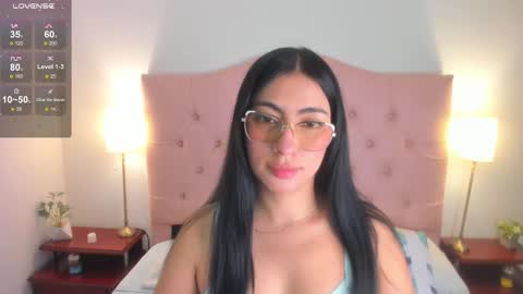 laurenn_smitth online show from February 11, 2025, 12:27 pm