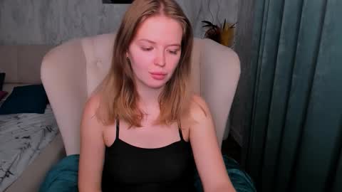 laurennhill online show from October 25, 2025, 12:29 am