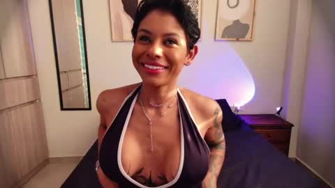 Lauren Saenz online show from June 24, 2026, 12:04 pm