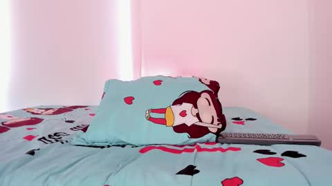 laurensmith9 online show from February 14, 2025, 3:15 pm