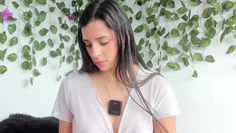 laurensmith9 online show from April 21, 2026, 1:50 pm