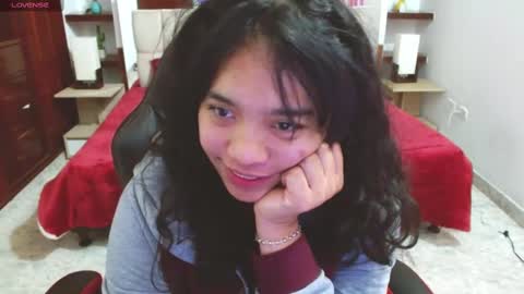 Snapshot of laurent1_ chatting on February 21, 2025, 9:24 am laurent online show from February 21, 2025, 9:24 am