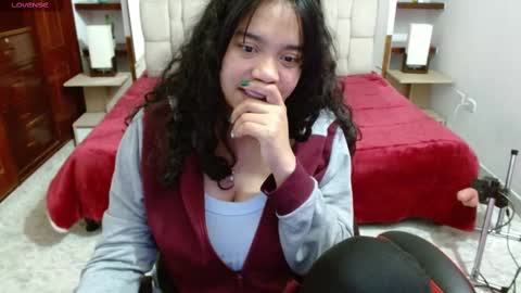 Snapshot of laurent1_ chatting on March 1, 2025, 9:07 am laurent online show from March 1, 2025, 9:07 am