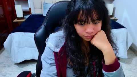 Snapshot of laurent1_ chatting on October 18, 2025, 4:15 am laurent online show from October 18, 2025, 4:15 am