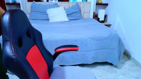 Snapshot of laurent1_ chatting on November 10, 2025, 3:05 am laurent online show from November 10, 2025, 3:05 am