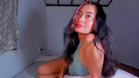 Lucie  online show from February 1, 2025, 10:05 am