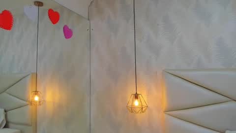 Laurent online show from November 12, 2025, 10:37 am