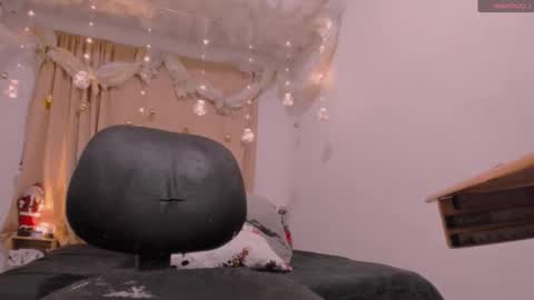 Lauu G online show from December 2, 2024, 3:37 am