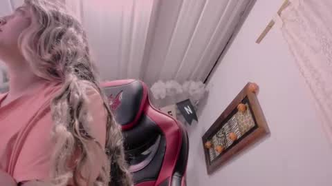 Lauu G online show from October 24, 2025, 9:17 am