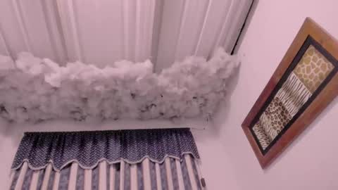 Lauu G online show from November 13, 2025, 9:52 am