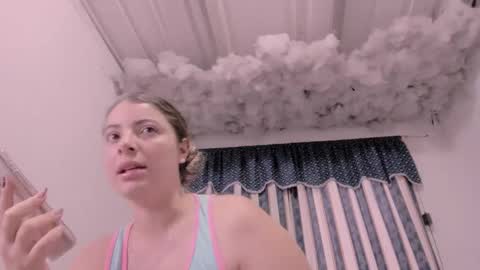 Lauu G online show from November 27, 2025, 10:50 am