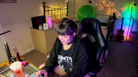 Snapshot of lavenderrzz19 chatting on May 24, 2026, 8:58 pm Lavenderrzz online show from May 24, 2026, 8:58 pm