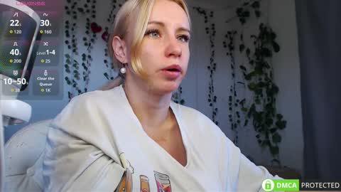 Mia online show from September 19, 2025, 9:54 am