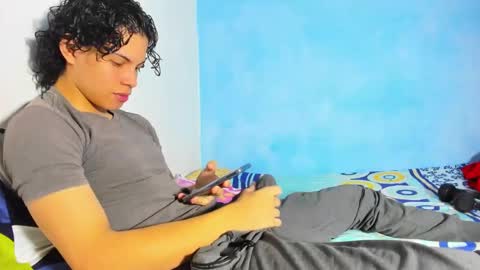 ZAmbrano online show from September 9, 2025, 3:28 am