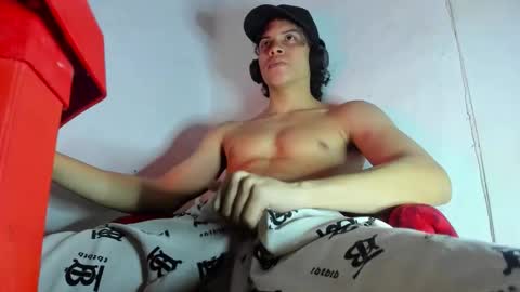 ZAmbrano online show from November 21, 2025, 8:35 am