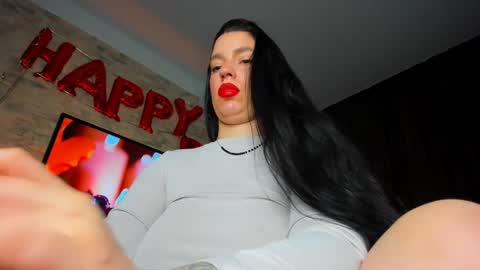 LayaMoon online show from September 9, 2025, 6:46 am