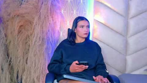 laya online show from October 21, 2025, 4:57 am