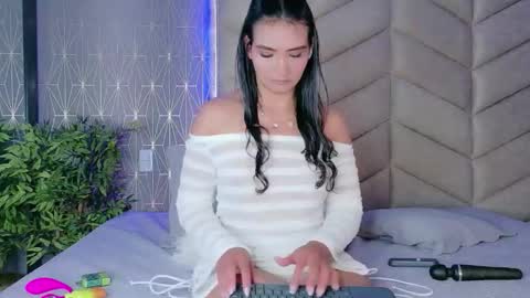 laya online show from February 25, 2026, 4:55 am