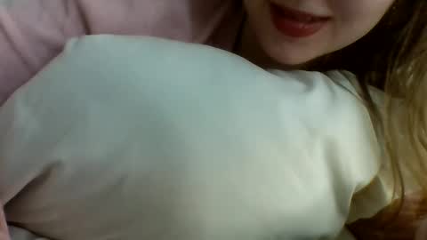 layannalea online show from January 8, 2025, 11:30 pm