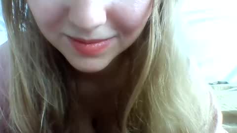layannalea online show from February 21, 2025, 8:49 pm