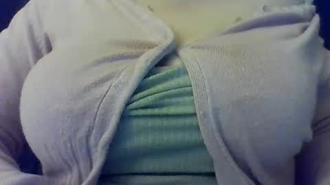 layannalea online show from November 6, 2025, 6:14 am