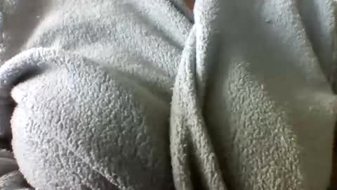 layannalea online show from April 17, 2026, 5:49 pm