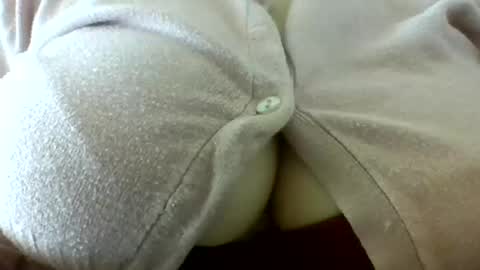 layannalea online show from April 26, 2026, 8:06 pm