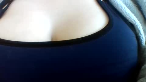 Snapshot of layannalea chatting on May 22, 2026, 2:30 am layannalea online show from May 22, 2026, 2:30 am